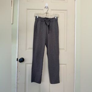 Lululemon on the fly pant women’s size 2 gray athletic gym training